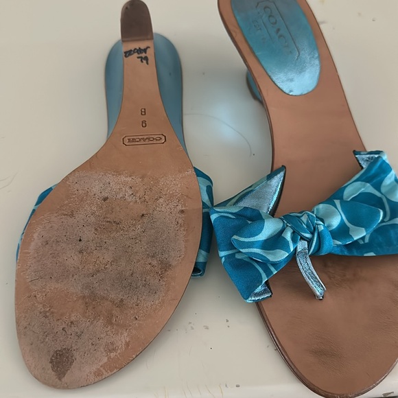 2000’s Vintage Blue Bow Coach Kitten heels - Picture 3 of 5